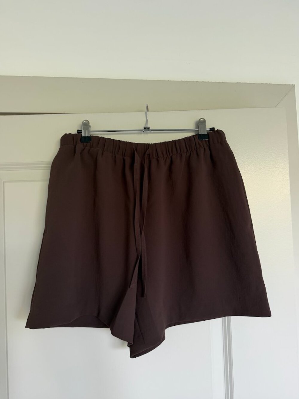 Aritzia The Lodge Short™ Mid-Thigh – Crepette - Medium